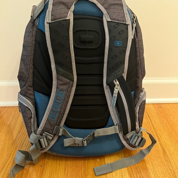 OGIO Carbon Padded laptop backpack - Picture 11 of 11